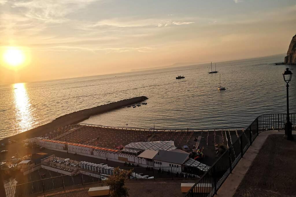 Dipintodazzurro, Appartamento Sul Mare Di Sorrento Meta Kültér fotó